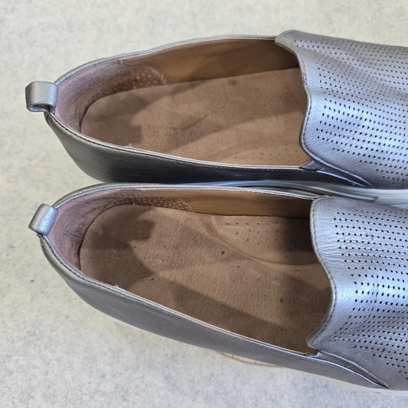 🐢 Halogen Metallic Silver Chunky sneaker.  1" platform.  Size 10. - Picture 5 of 16